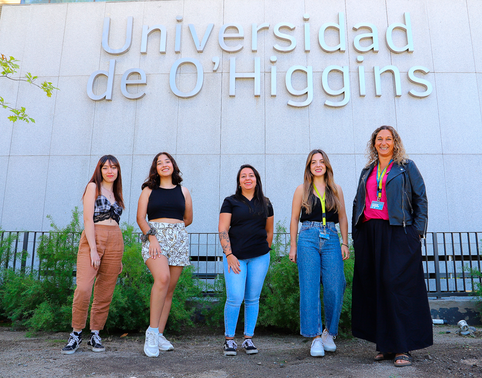 Equipo de trabajo en la investigación de la Dra. en Psicología y docente asociada de la UOH, Rocío Angulo.